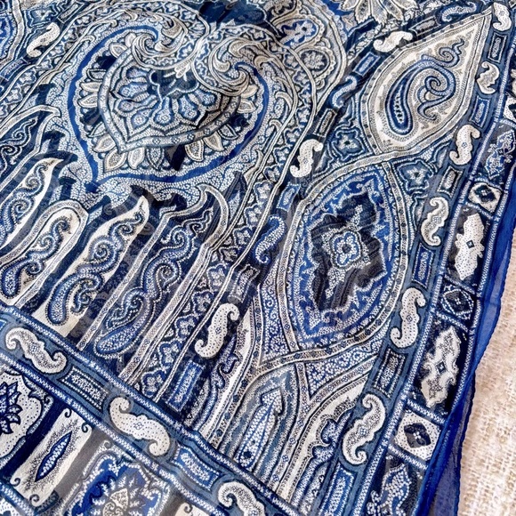 ETRO Blue and White Paisley 100% Silk Scarf - Picture 7 of 17